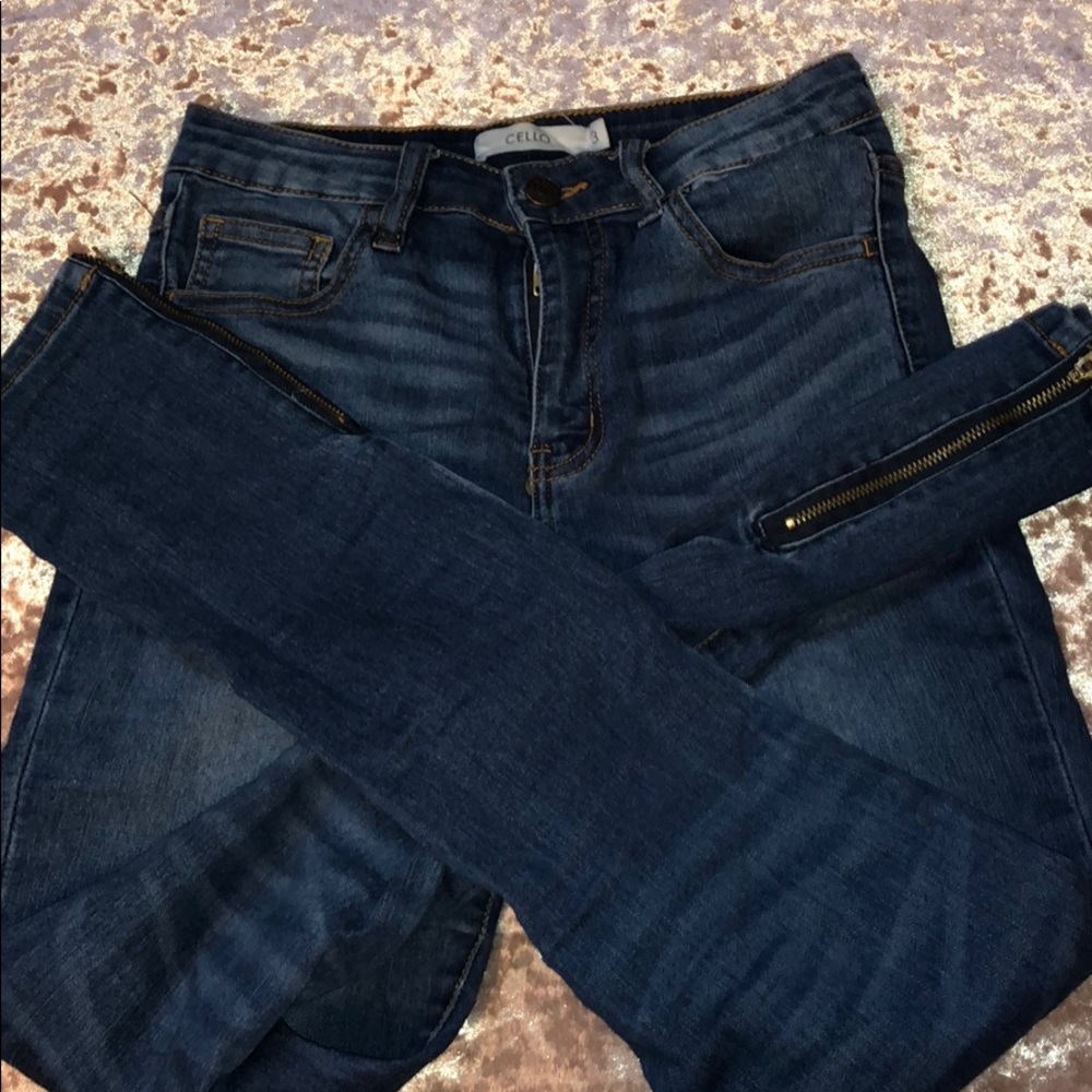 Jeans - Picture 5 of 5